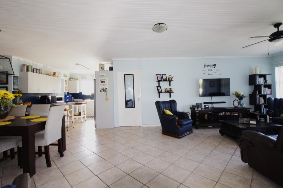 3 Bedroom Property for Sale in Wavecrest Eastern Cape